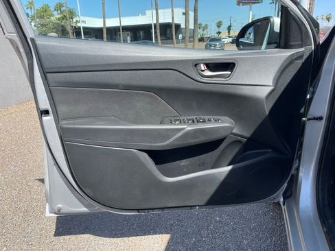 Used 2022 Hyundai Accent SEL image 13