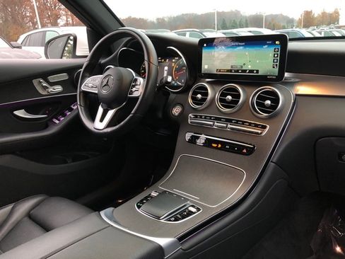 Used 2022 Mercedes-Benz GLC 300 4MATIC w/ Driver Assistance Package image 17