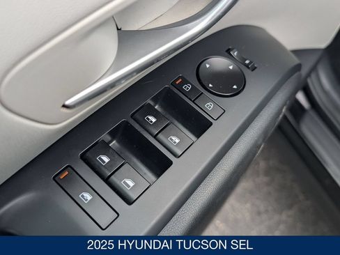 Certified 2025 Hyundai Tucson SEL AWD/4WD image 12