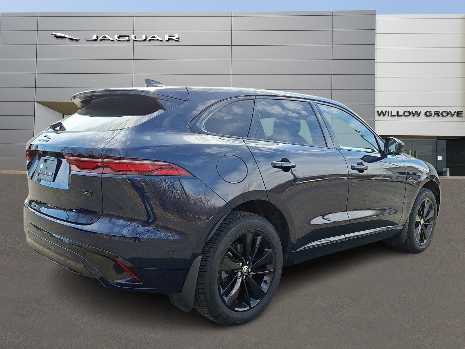 Used 2026 Jaguar F-PACE R-Dynamic S AWD/4WD image 2