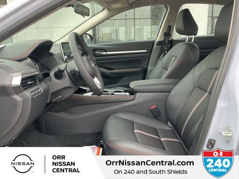 New 2025 Nissan Altima 2.5 SR image 17
