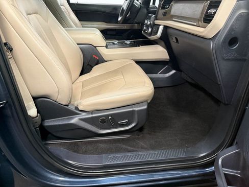 Used 2023 Ford Expedition Limited image 61