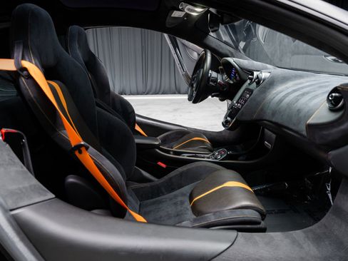 Used 2017 McLaren 570S RWD image 60