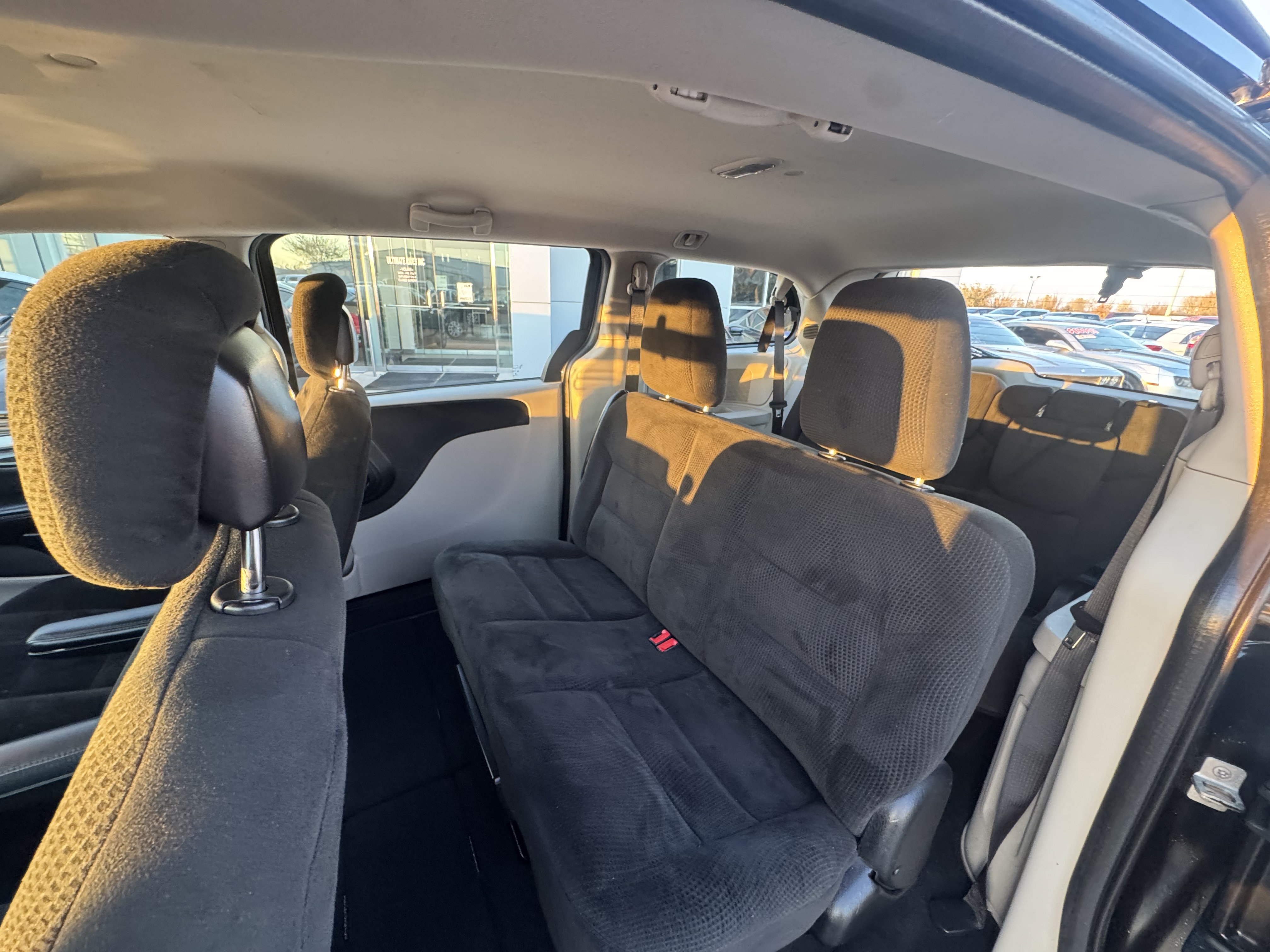 Used 2016 Dodge Grand Caravan American Value Package FWD image 5