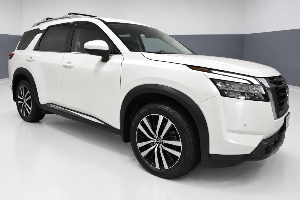 Certified 2024 Nissan Pathfinder Platinum AWD/4WD image 7