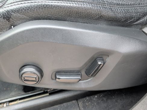 Used 2021 Volvo XC90 T5 Momentum w/ Protection Package Premier image 11