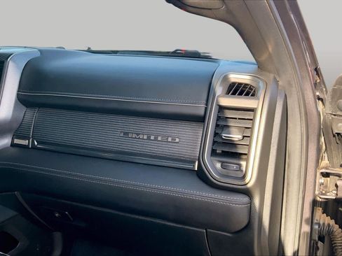 Used 2021 RAM 2500 Limited AWD/4WD image 19