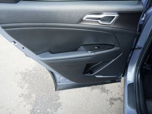 Used 2025 Kia Sportage EX w/ Premium Package image 32