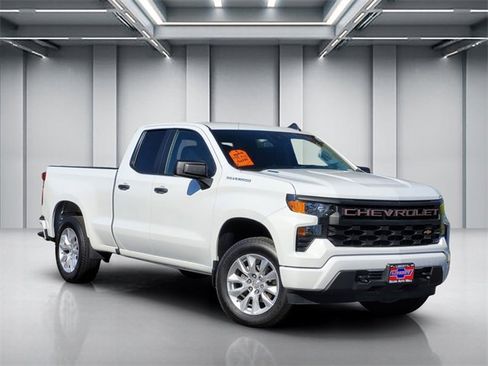 Used 2024 Chevrolet Silverado 1500 Custom image 1