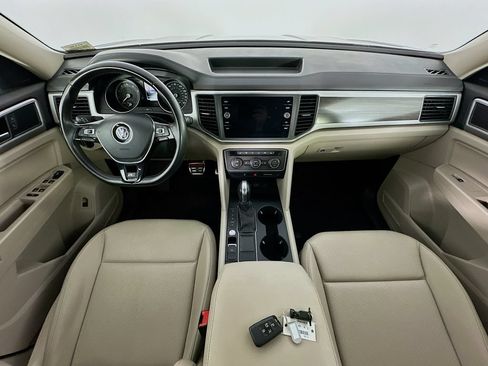 Used 2018 Volkswagen Atlas SE w/ R-Line Package FWD image 10