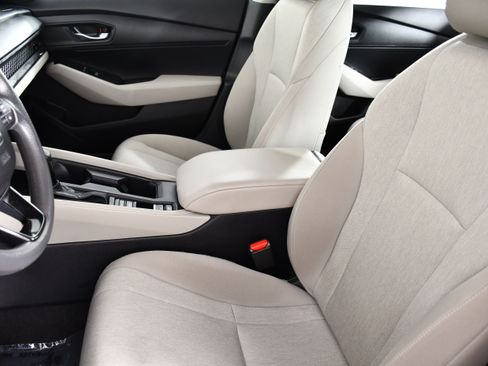 Certified 2025 Honda Accord LX image 36