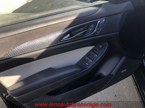 Used 2016 Cadillac CTS V w/ Luxury Package image 9