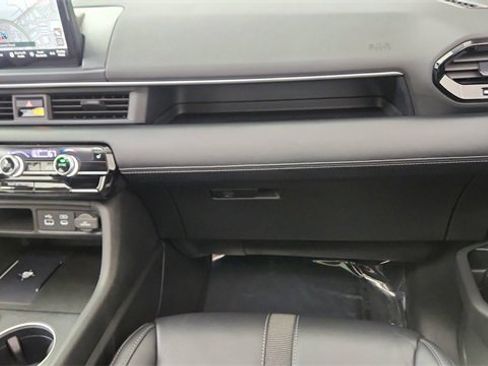 Used 2023 Honda Pilot Touring image 41