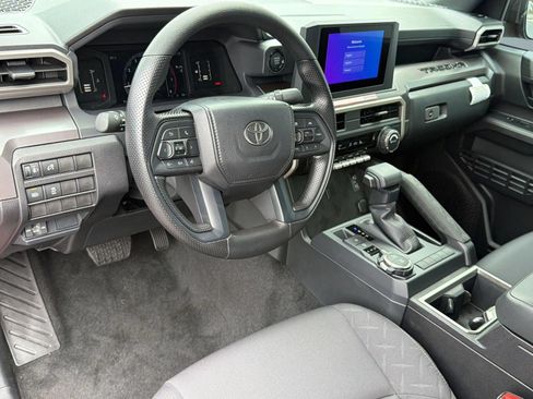 Used 2026 Toyota Tacoma SR5 AWD/4WD image 4