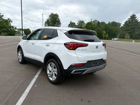 Used 2025 Buick Encore GX Preferred FWD image 3