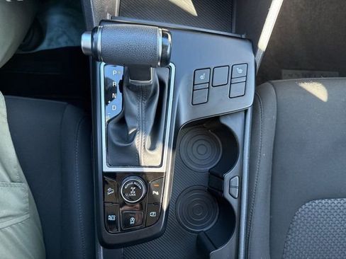 Used 2024 Kia Sportage LX image 32