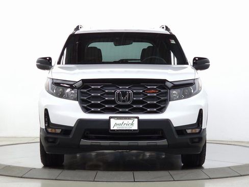 Used 2022 Honda Passport TrailSport image 2