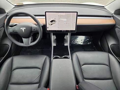 Used 2020 Tesla Model 3 Standard Range Plus RWD image 14