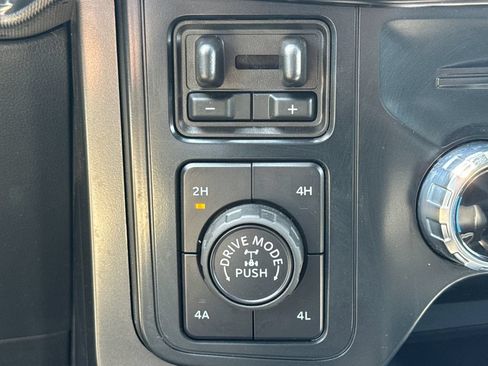 Used 2025 Ford F150 Lariat AWD/4WD image 30