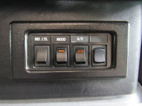 Used 2015 Chrysler 300 Limited image 27