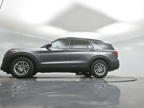 New 2026 Ford Explorer Active RWD image 7