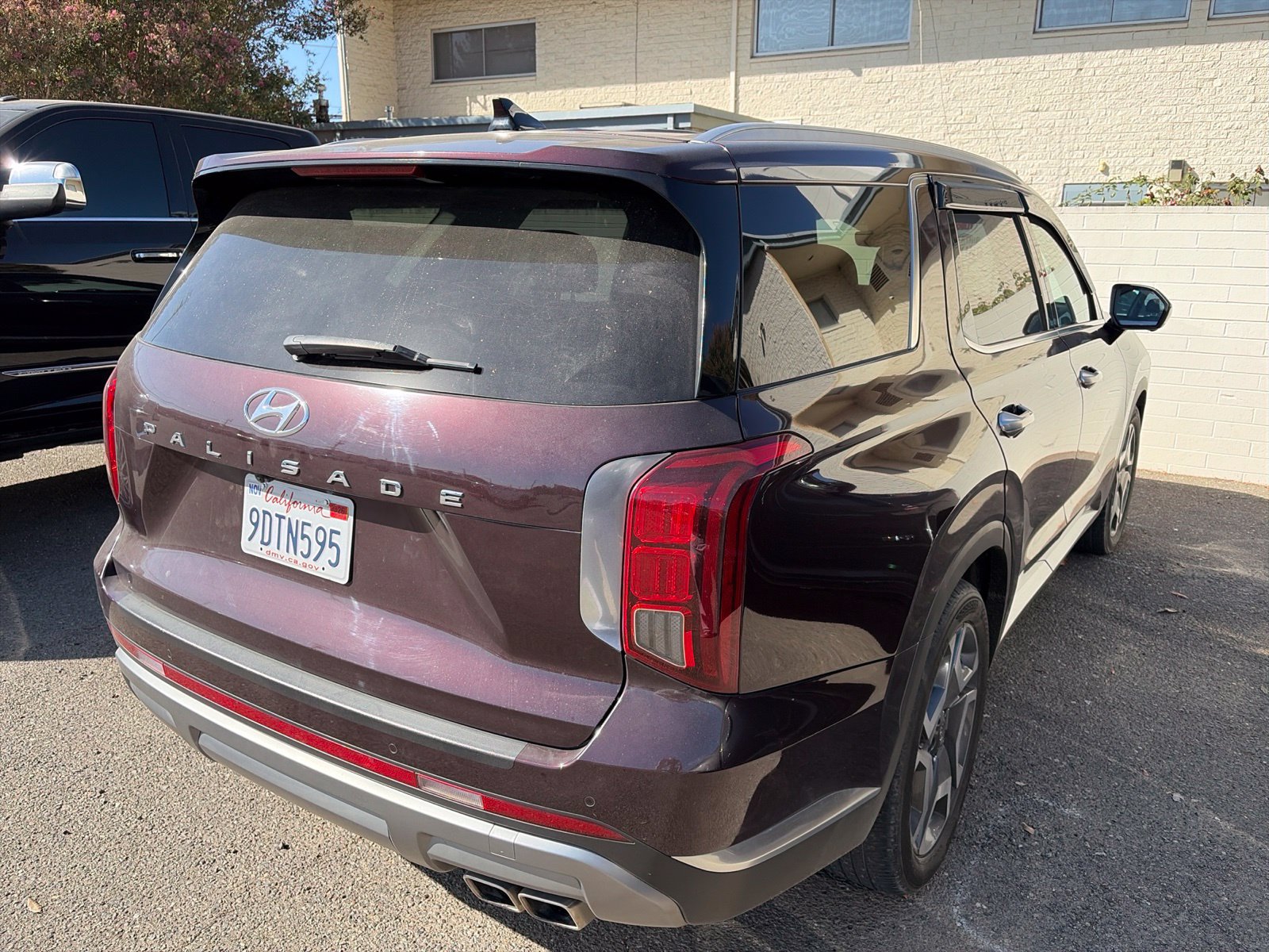 Used 2023 Hyundai Palisade Limited w/ Cargo Package FWD image 3