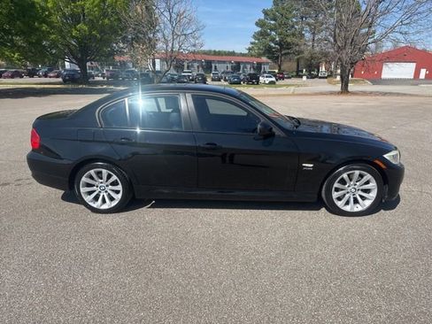 Used 2011 BMW 328i xDrive Sedan image 6