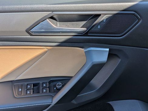 Used 2023 Volkswagen Tiguan SE image 14