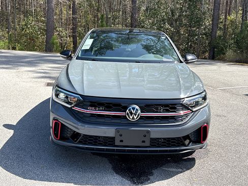 Used 2022 Volkswagen Jetta GLI Autobahn image 2
