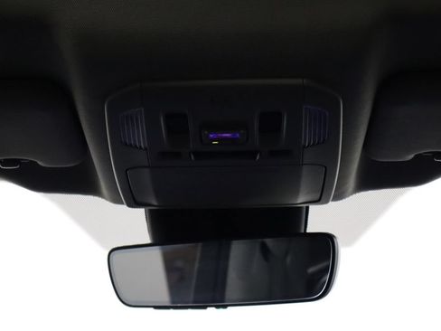 Used 2023 Toyota Highlander XLE FWD image 25