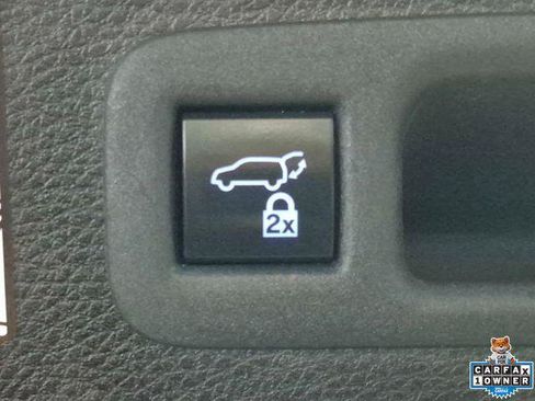 Certified 2024 Toyota Sienna XLE FWD image 29