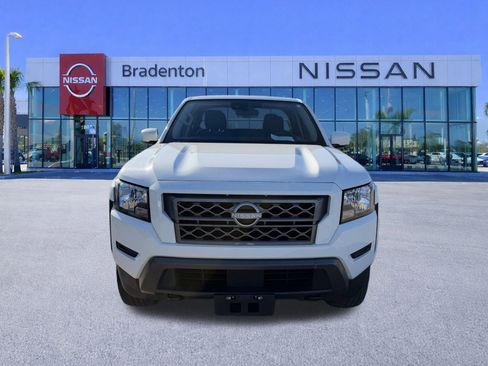 Certified 2024 Nissan Frontier SV image 2