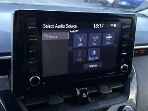 Used 2021 Toyota Corolla LE FWD image 18
