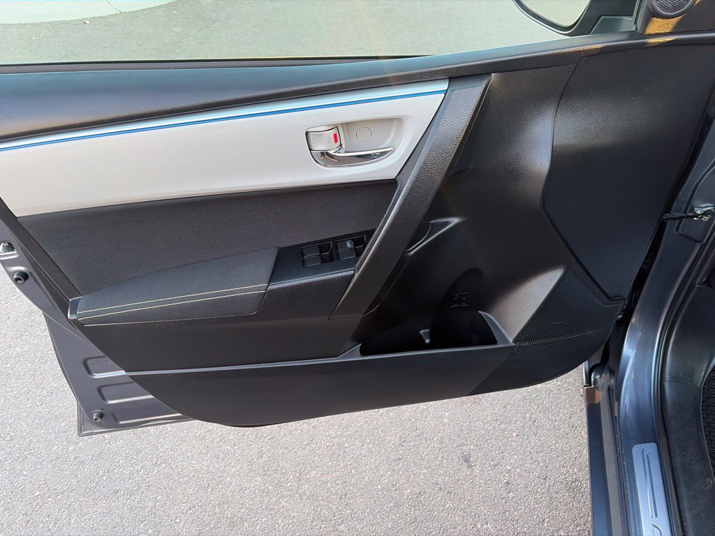 Used 2015 Toyota Corolla LE w/ Body Protection Package #1 FWD image 21