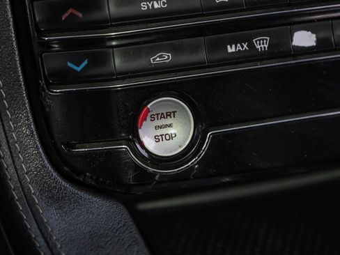 Used 2018 Jaguar F-PACE S image 27