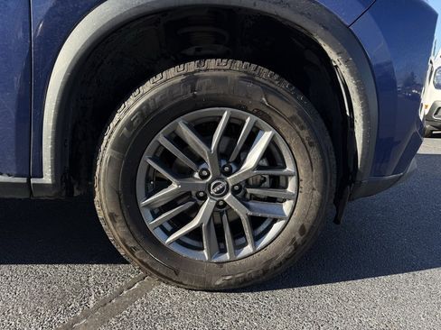 Used 2023 Nissan Rogue S image 32