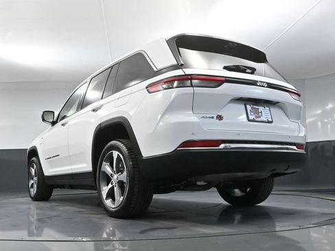 Used 2023 Jeep Grand Cherokee 4WD 4xe w/ Luxury Tech Group II image 57