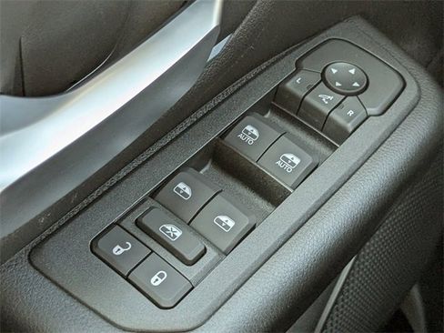 New 2026 RAM 1500 4x4 Crew Cab image 23