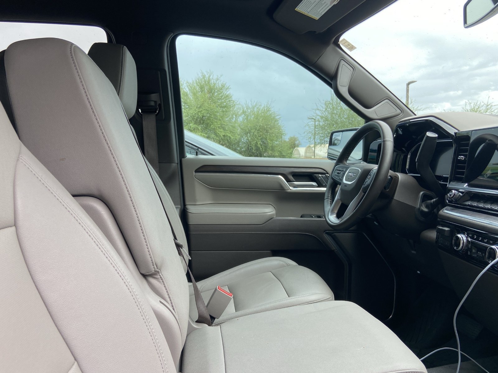Used 2026 GMC Sierra 1500 SLT AWD/4WD image 8