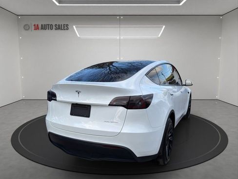 Used 2023 Tesla Model Y Long Range image 5