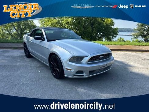 Used 2014 Ford Mustang Convertible RWD image 1