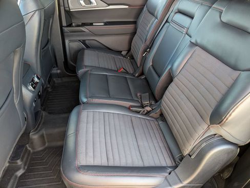 Used 2026 Ford Explorer ST-Line w/ Premium Package RWD image 22