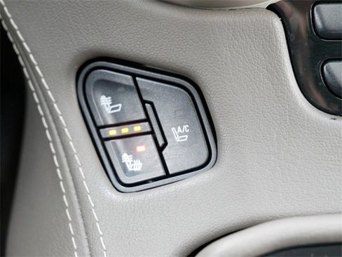 Used 2015 GMC Yukon Denali w/ Open Road Package image 22