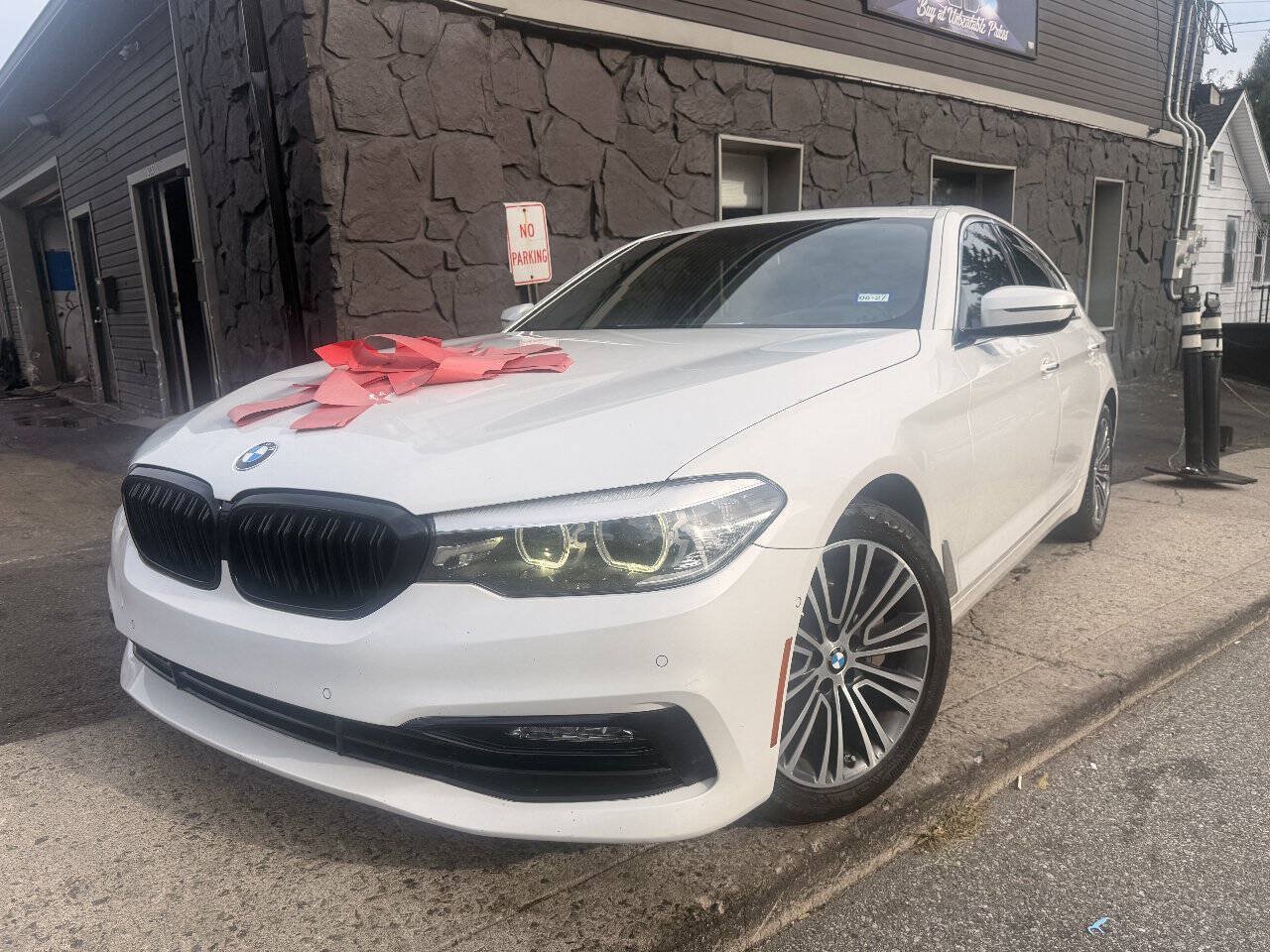 Used 2017 BMW 530i RWD image 2