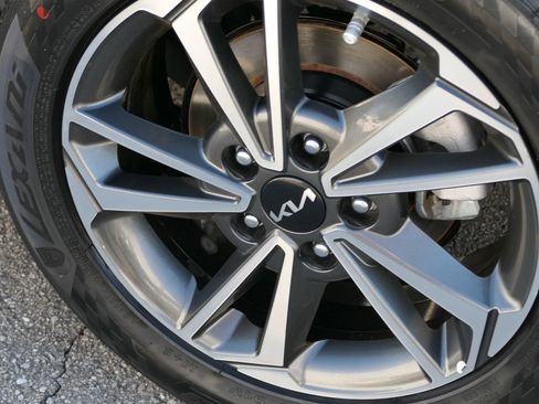 Used 2023 Kia Forte LXS image 40