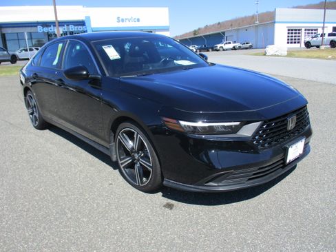 Certified 2023 Honda Accord Sport image 3