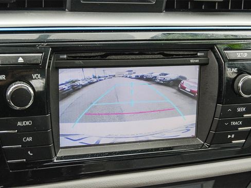 Used 2015 Toyota Corolla LE image 25