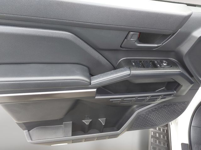 Used 2025 Toyota 4Runner SR5 AWD/4WD image 10