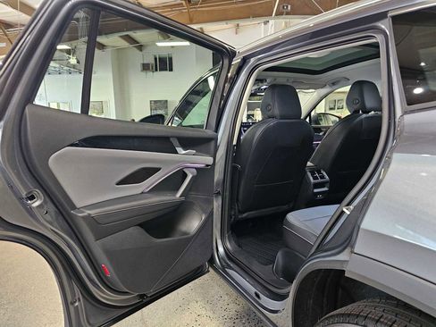 New 2026 Volkswagen Tiguan SE image 15