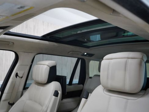 Used 2019 Land Rover Range Rover Long Wheelbase Autobiography AWD/4WD image 25